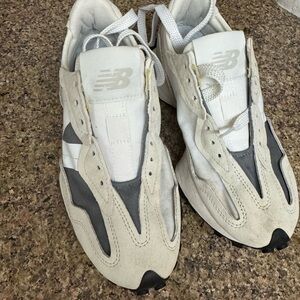 New Balance 327 Women’s White and Gray Shoes